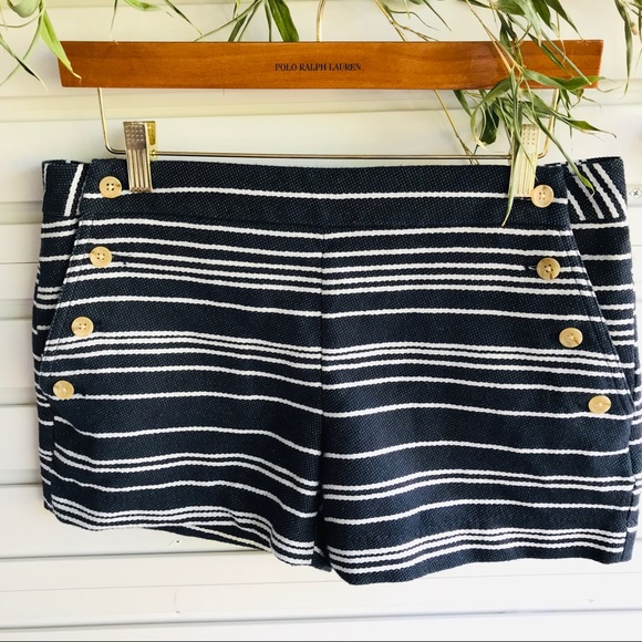 Banana Republic Side Button Shorts - Picture 2 of 5